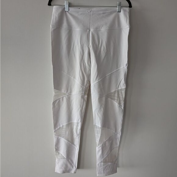 NWOT Victoria's Secret Sport Knockout Leggings with Mesh Lace Cutouts - L - Picture 2 of 9